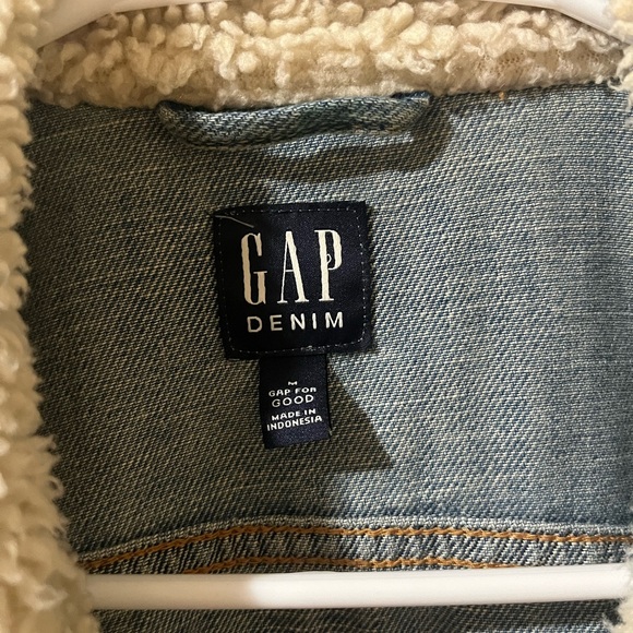 Oversized Gap denim jacket with Sherpa lining - Picture 2 of 4